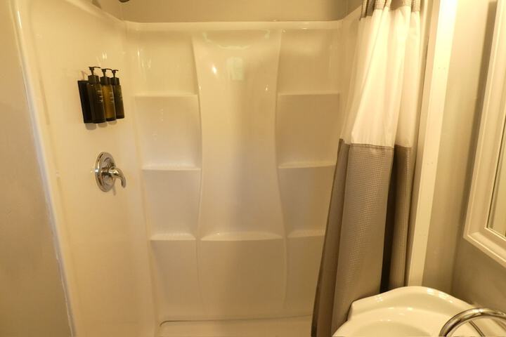 Aquastar Inn