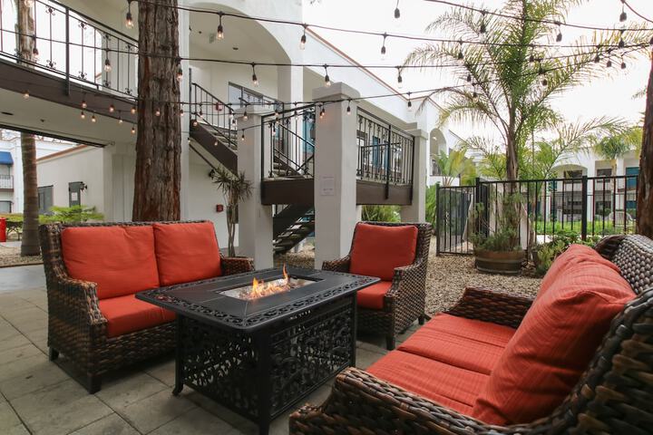 Oxford Suites Pismo Beach