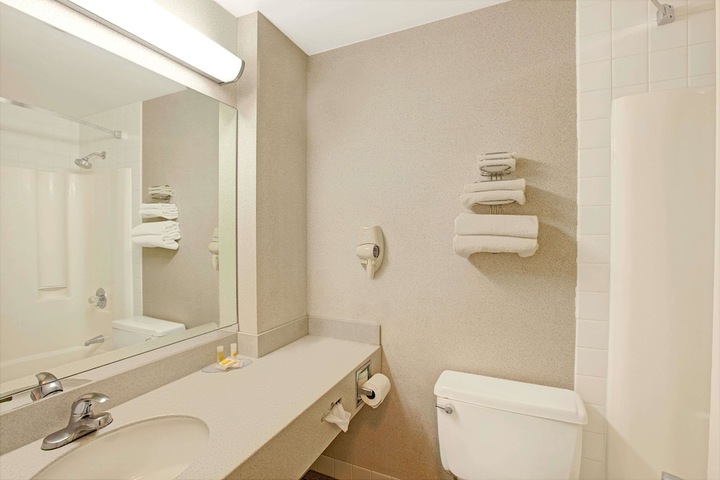 Room 12 of 21