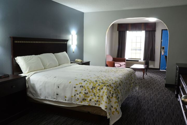 Room 14 of 26