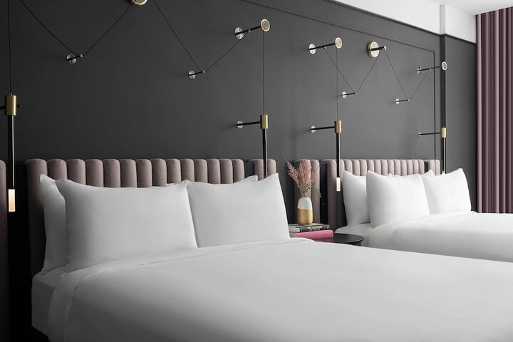 Room 10 of 52