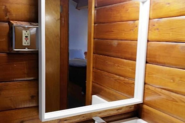 Room 11 of 30
