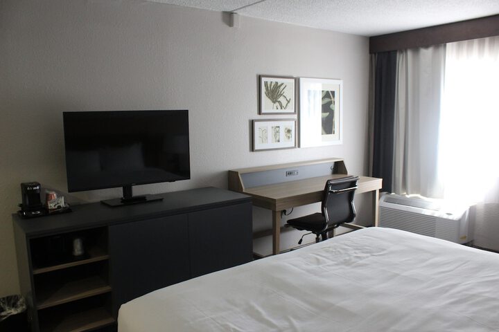 Room 14 of 36