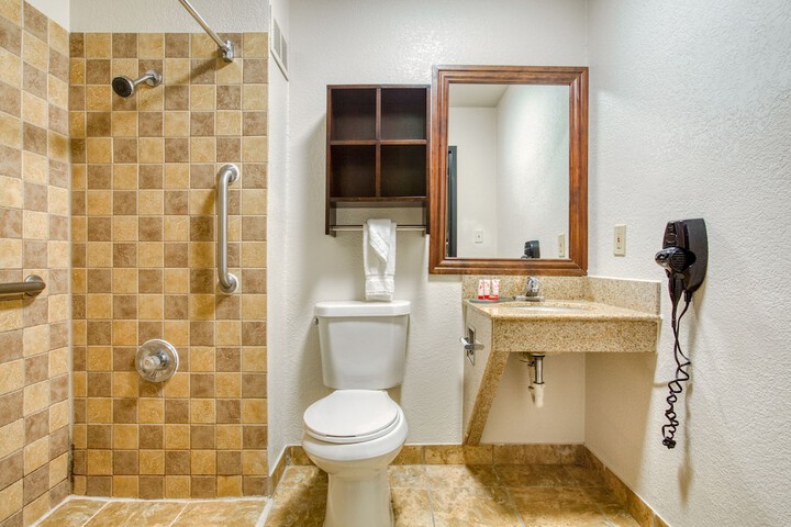 Room 15 of 36