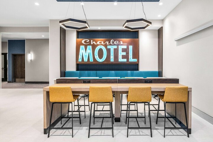 Breakfast/Coffee Service 66 of 78