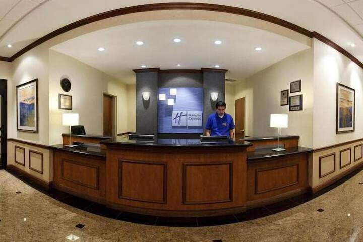 Holiday Inn Express Hotel & Suites Lake Okeechobee by IHG