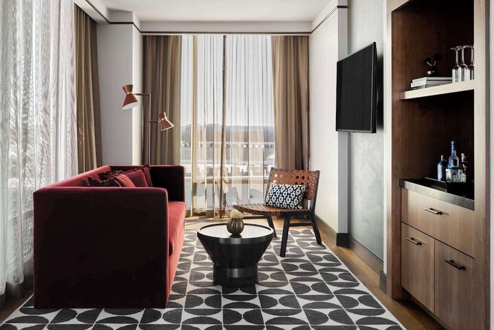 Room 52 of 115