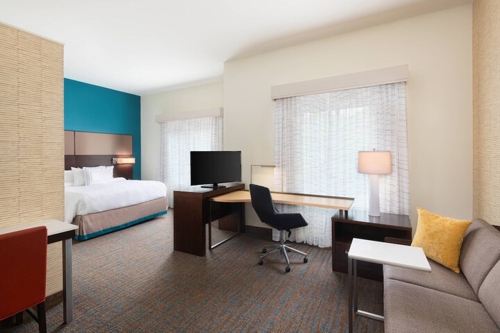 Room 13 of 23