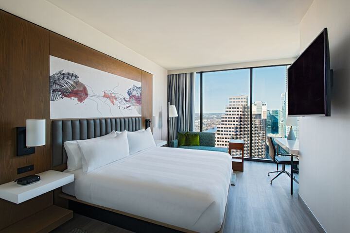 Room 62 of 106