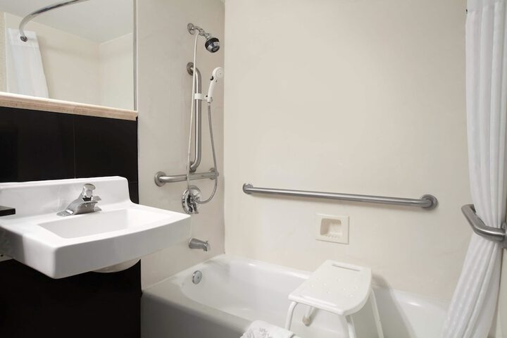 Days Inn by Wyndham Concord