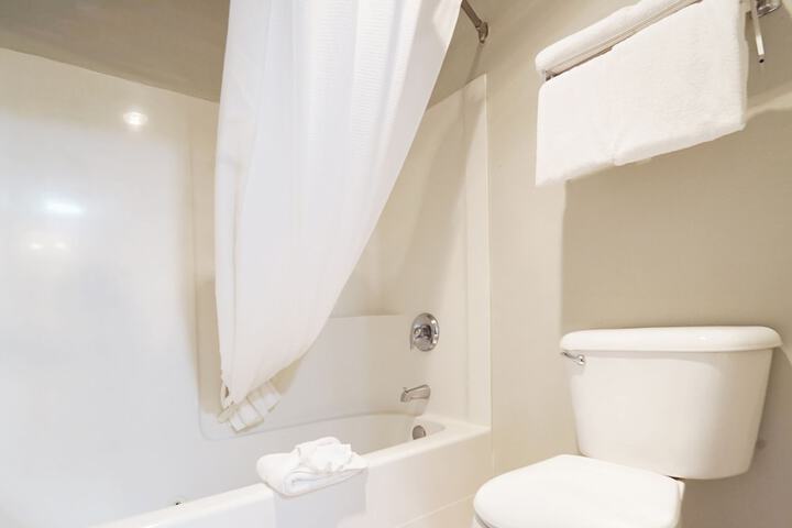 BayVue Hotel Resort and Suites
