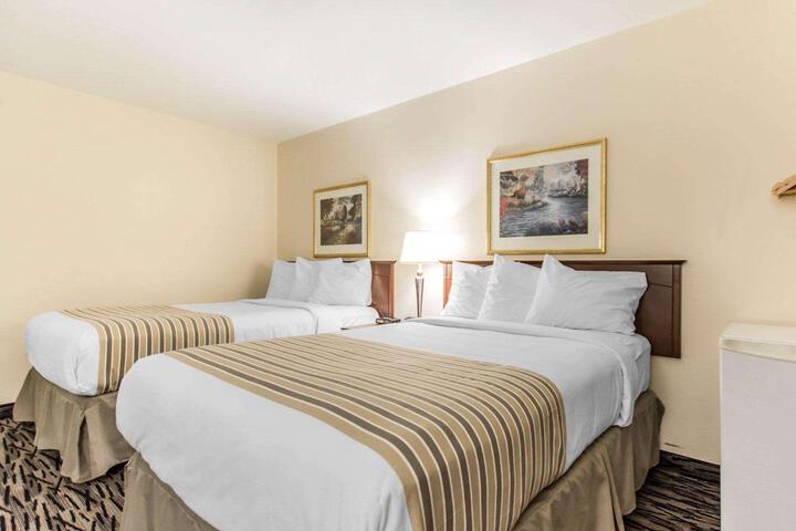 Econo Lodge New Liskeard ON