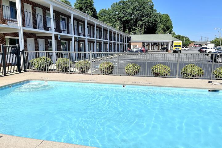 Hamilton Inn Jonesville NC