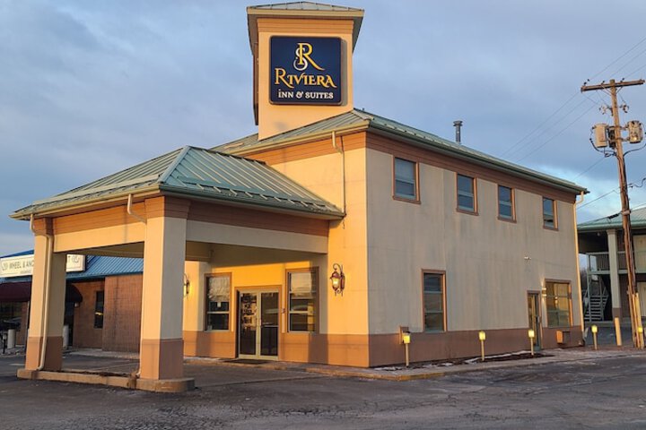 Riviera Inn and Suites 1000 Islands