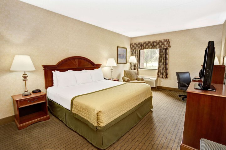 Room 11 of 22