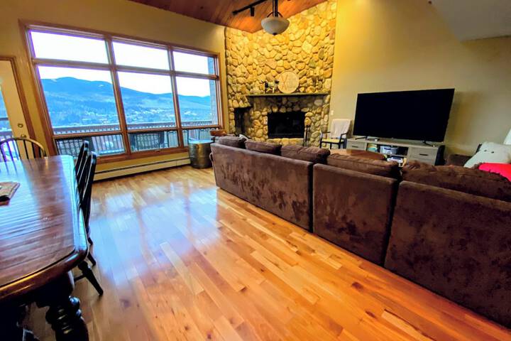 V3 Gorgeous Ski-in Mountain View Townhouse With Amazing Views in Bretton Woods