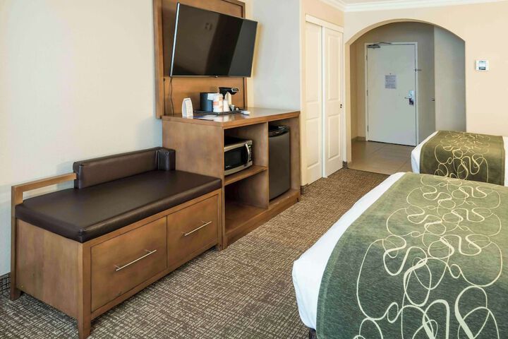 Comfort Suites Fresno River Park