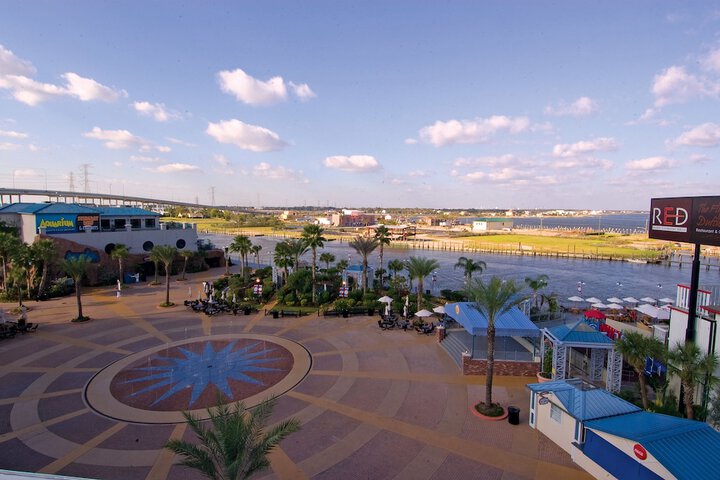 Kemah Boardwalk Inn