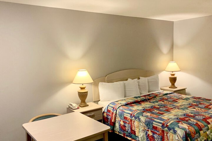 Room 30 of 33