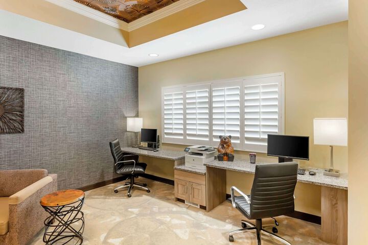 Business Center 41 of 41