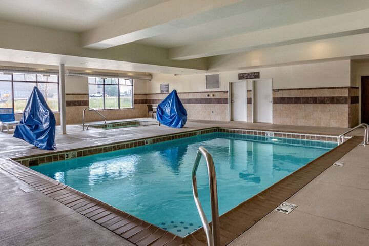 Comfort Suites Airport - University