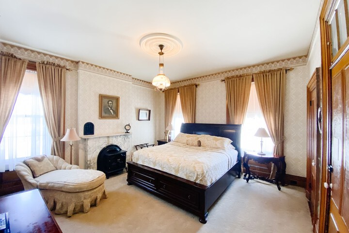 Room 39 of 106