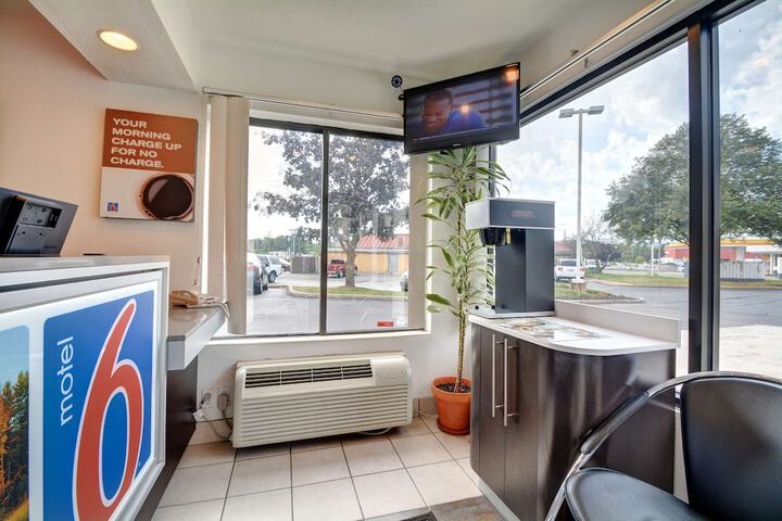 Motel 6 Southington CT - Hartford