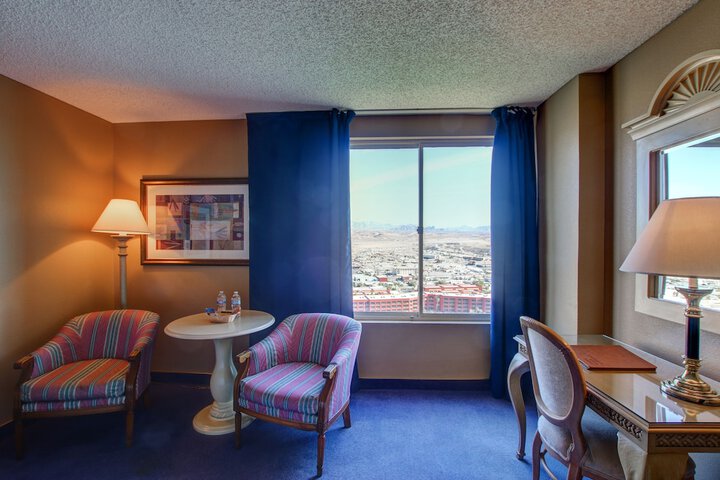 Room 11 of 32