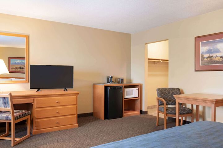 Room 12 of 22