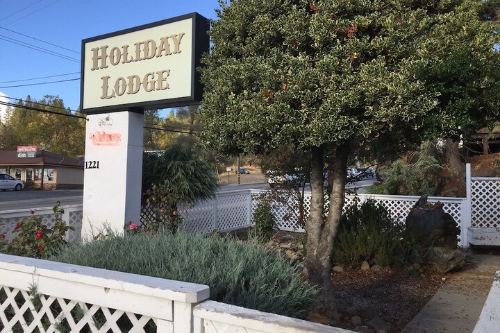 Holiday Lodge