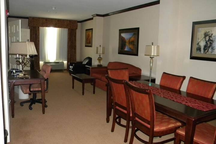 Room 5 of 23