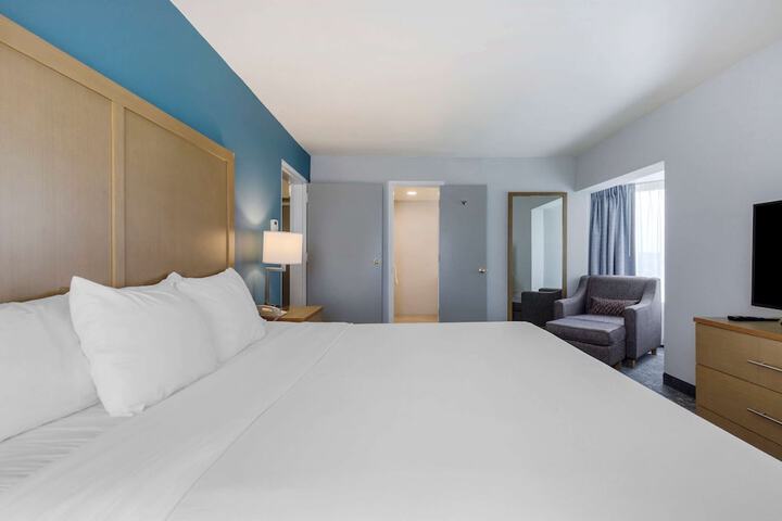 Room 29 of 65