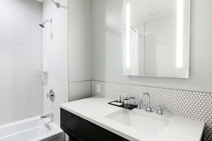 Room 15 of 32