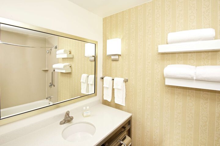 Room 15 of 25