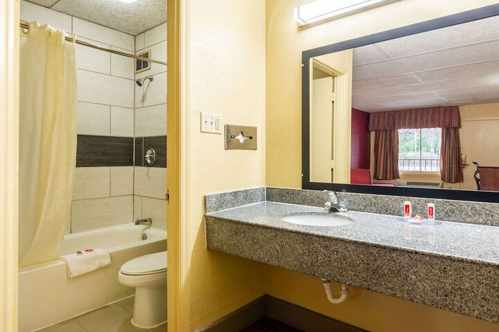 Room 15 of 27