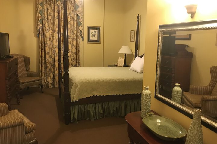 Room 108 of 142