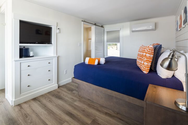 Room 16 of 34