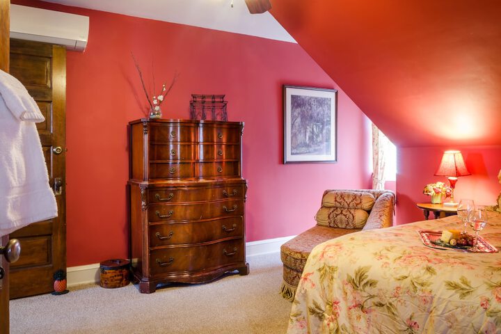Carisbrooke Inn
