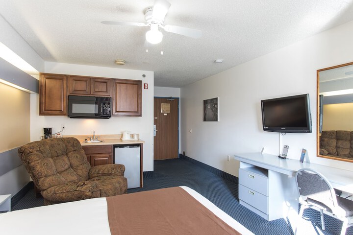 Room 32 of 47