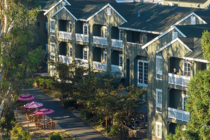 River Terrace Inn