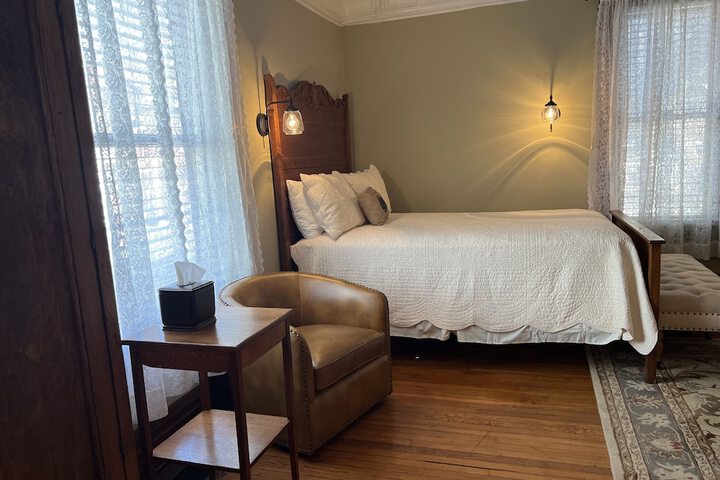 Room 32 of 121