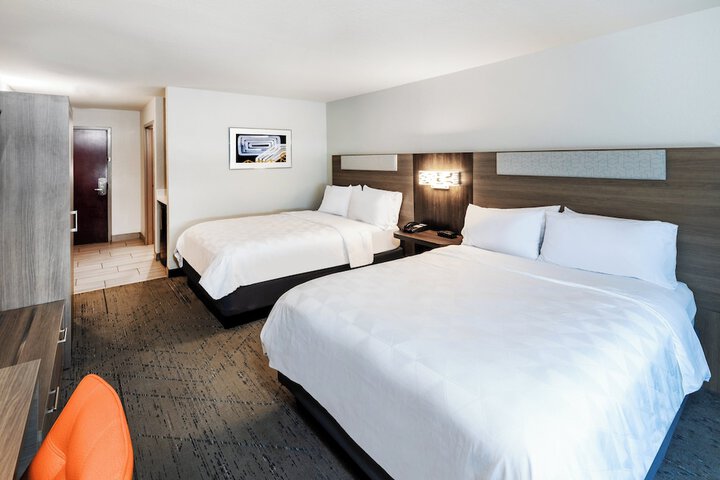 Room 14 of 40