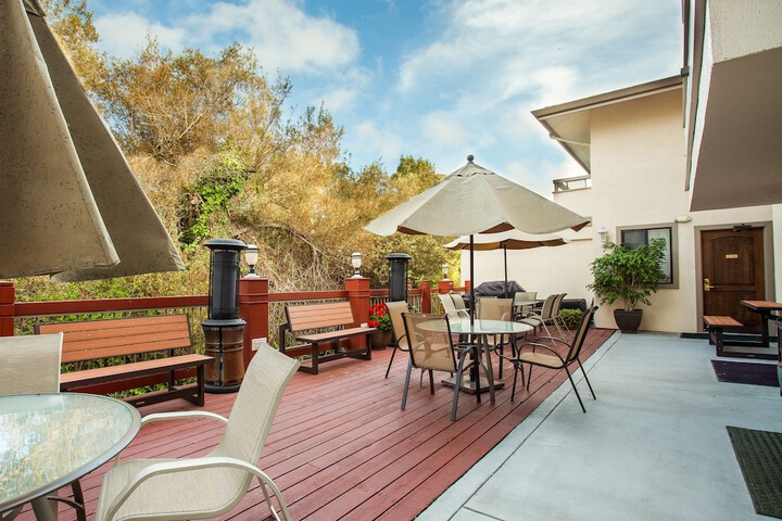 Sundeck 18 of 21