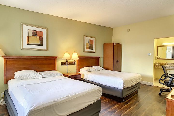 Room 17 of 19