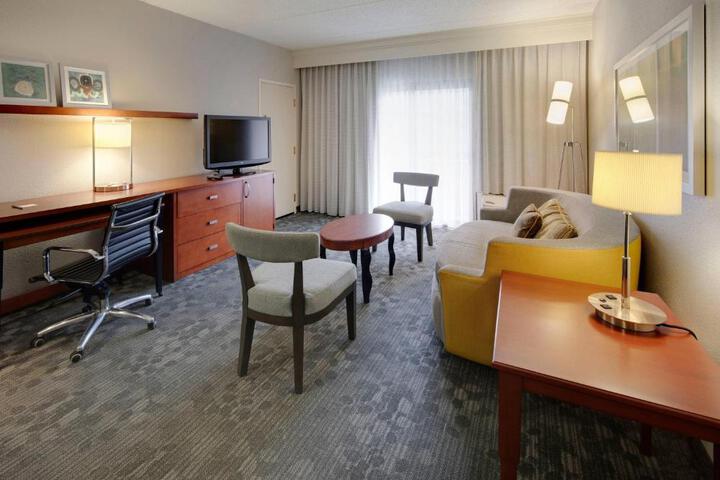 Courtyard by Marriott Atlanta Windy Hill / Ballpark