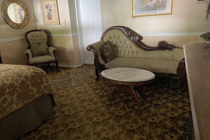 Gunn House Hotel