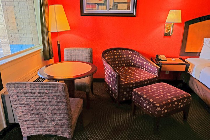 Room 22 of 36