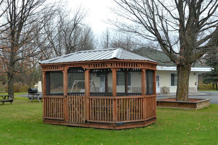 Property Grounds 18 of 18