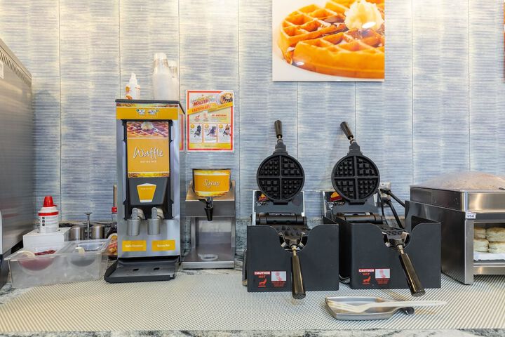 Breakfast/Coffee Service 90 of 105