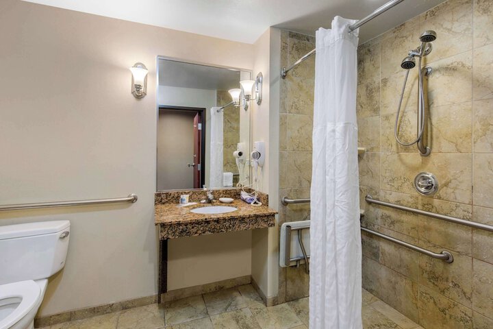 Comfort Suites Seaford